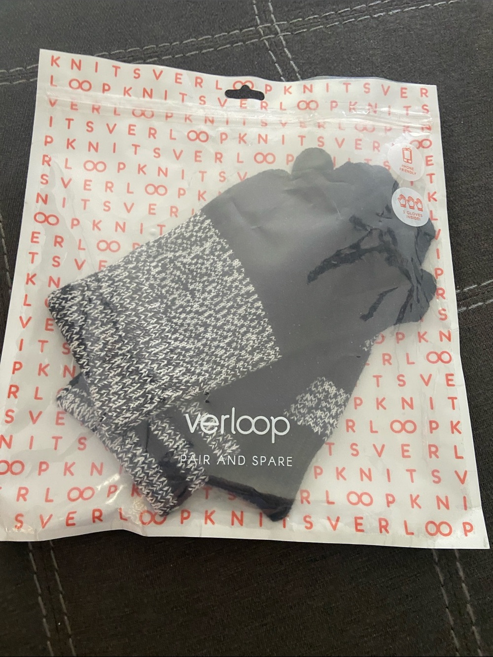 NWT knit verloop gloves - 3 gloves in package